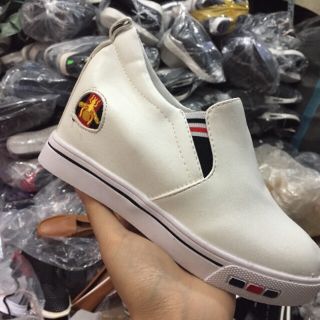 Giày dép giá rẻ..