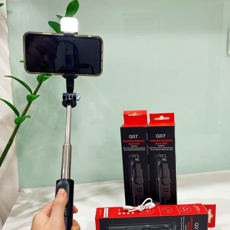Gậy chụp ảnh 3 chân có đèn led trợ sáng Gậy tự sướng selfie chụp hình bluetooth điều khiển từ xa xoay 360 - Fantek