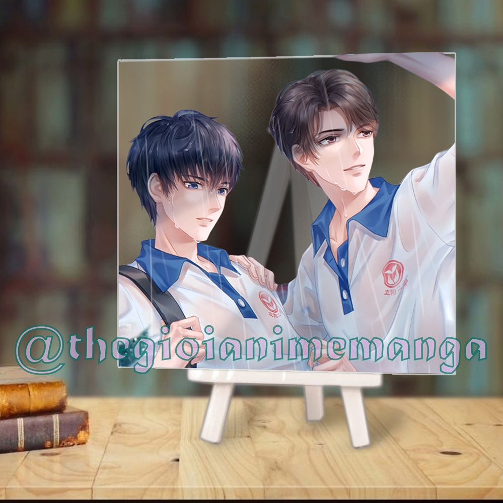 Tranh kính NGỤY TRANG HỌC TRA BL anime chibi acrylic mica trong trưng bày góc học tập giá gỗ