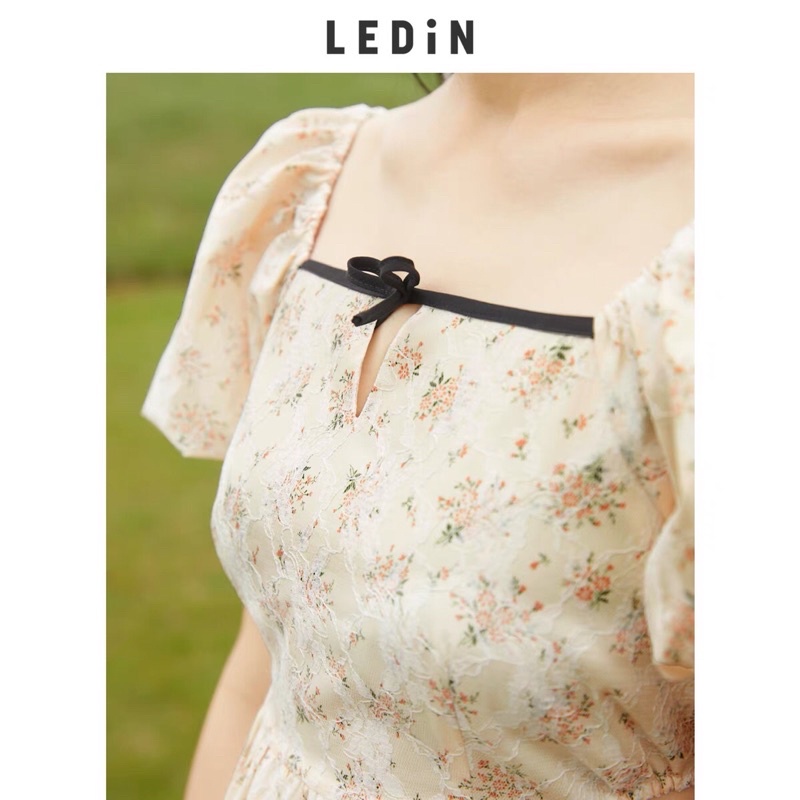 Đầm ren vàng Ledin