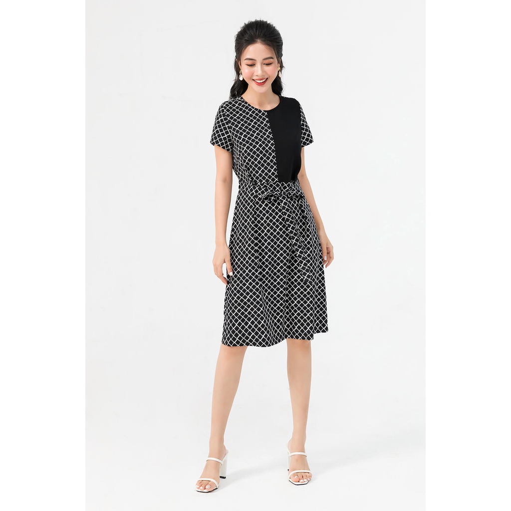 Đầm Suông Cổ Tròn Phối Ngực Lamer L63T21H034