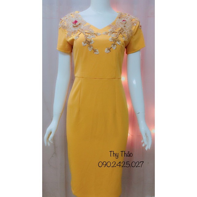 đầm nữ trung niên thiết kế cổ tim