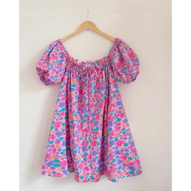 Azalea dress ( Đầm babydoll tay phồng hoạ tiết sò biển màu hồng)