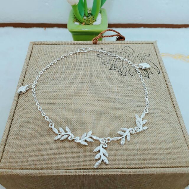Lắc chân nữ bạc ta xinh xắn