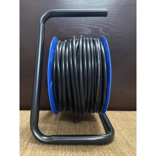 Ổ Cắm Kéo Dài Quay Tay Kiểu Rulo LiOA 20m Xách tay QN20-2-15A Và QN20-3-15A