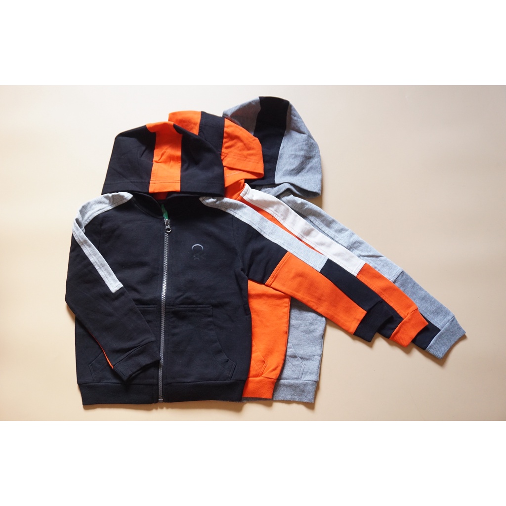 Áo khoác bé trai 12-15kg Benetton xuất Italia dư xịn. Áo khoác trẻ em cao cấp. Áo khoác thun da cá cho bé mẫu giáo