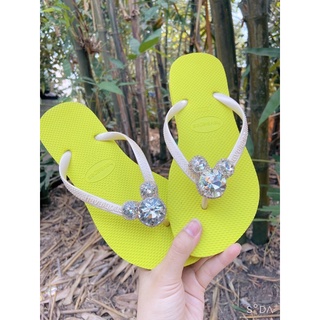 Dép Havaianas kèm charm Mickey