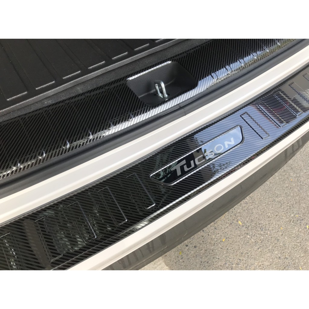 Chống trầy cốp, nẹp cốp xe Hyundai Tucson 2019 2020 2021 Mẫu Carbon