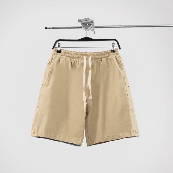 Quần shorts The Bad God Buttons basic kaki