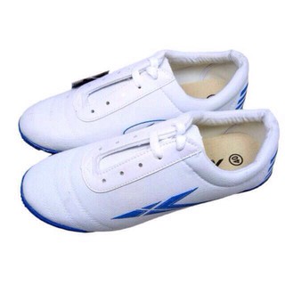 Giày vải đá bóng