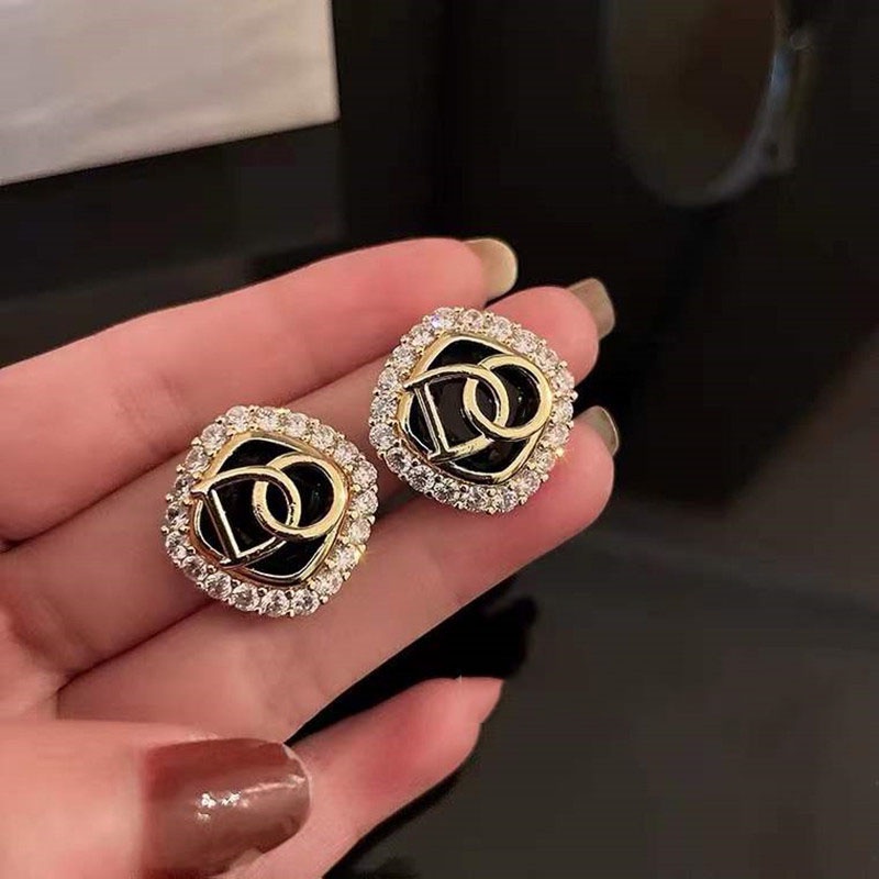 Khuyên Tai Hình Vuông Đính Đá Chữ Độc Đáo Phong Cách Hàn Quốc Mới