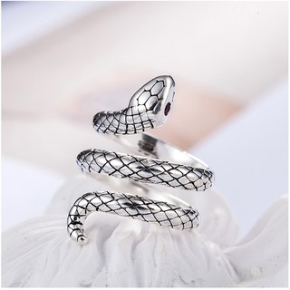 Nhẫn rắn mắt đỏ uốn lượn