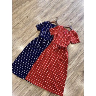 Váy chấm bi trắng