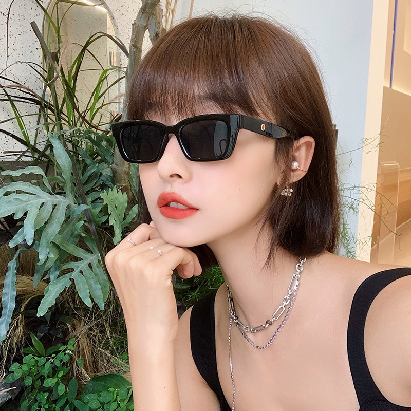 Kính mát thời trang Hàn Quốc chống tia UV400 tiện lợi | BigBuy360 - bigbuy360.vn