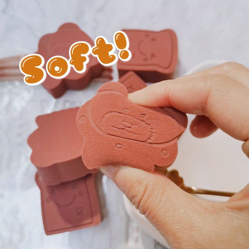 Mút trang điểm hình gấu và bánh mì dễ thương