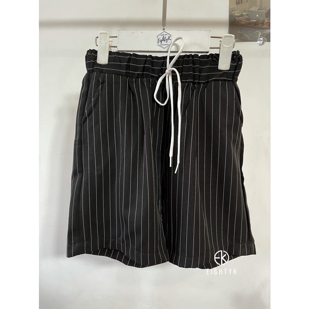 [Mã ICBBACK1219 hoàn 20K xu đơn 0Đ] [EIGHTYK] Quần Đùi Ống Rộng Phối Sọc | BigBuy360 - bigbuy360.vn