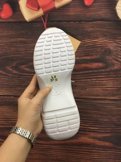 Giày thể thao louis vuitton