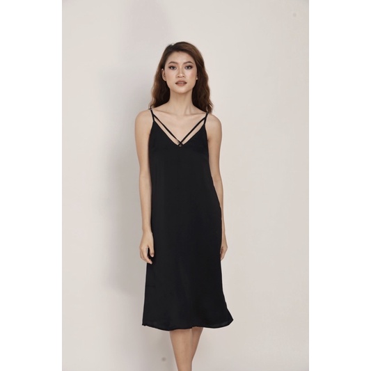 Đầm lụa 2 dây chéo ngực Infashion