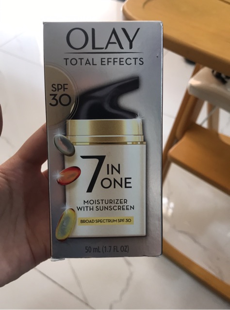 Kem dưỡng da chống lão hóa Olay Total Effects 7 in One