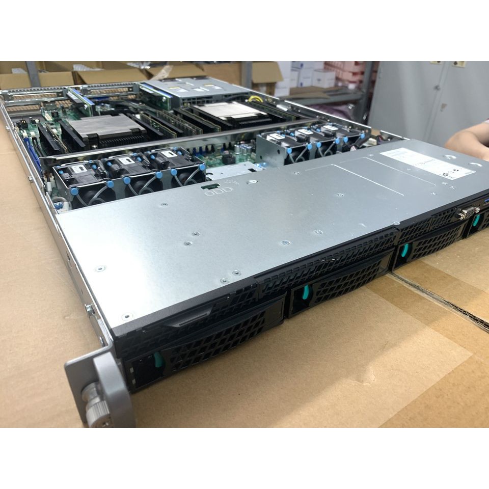 Máy chủ Intel R1304WT2GS 4x3.5'' System Rack 1U (2 heatsink, full tray, 2 nguồn, rail kit)