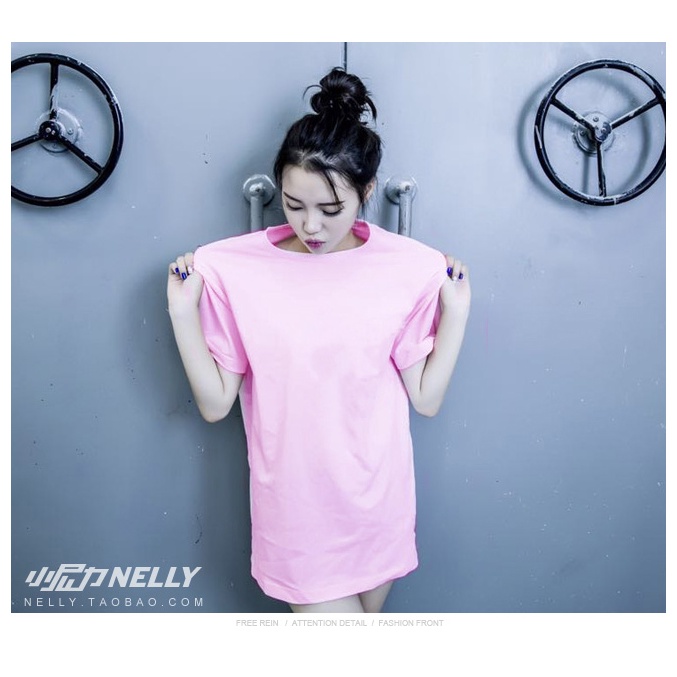 Áo phông Nelly Heybig ngắn tay trơn màu hồng nhạt