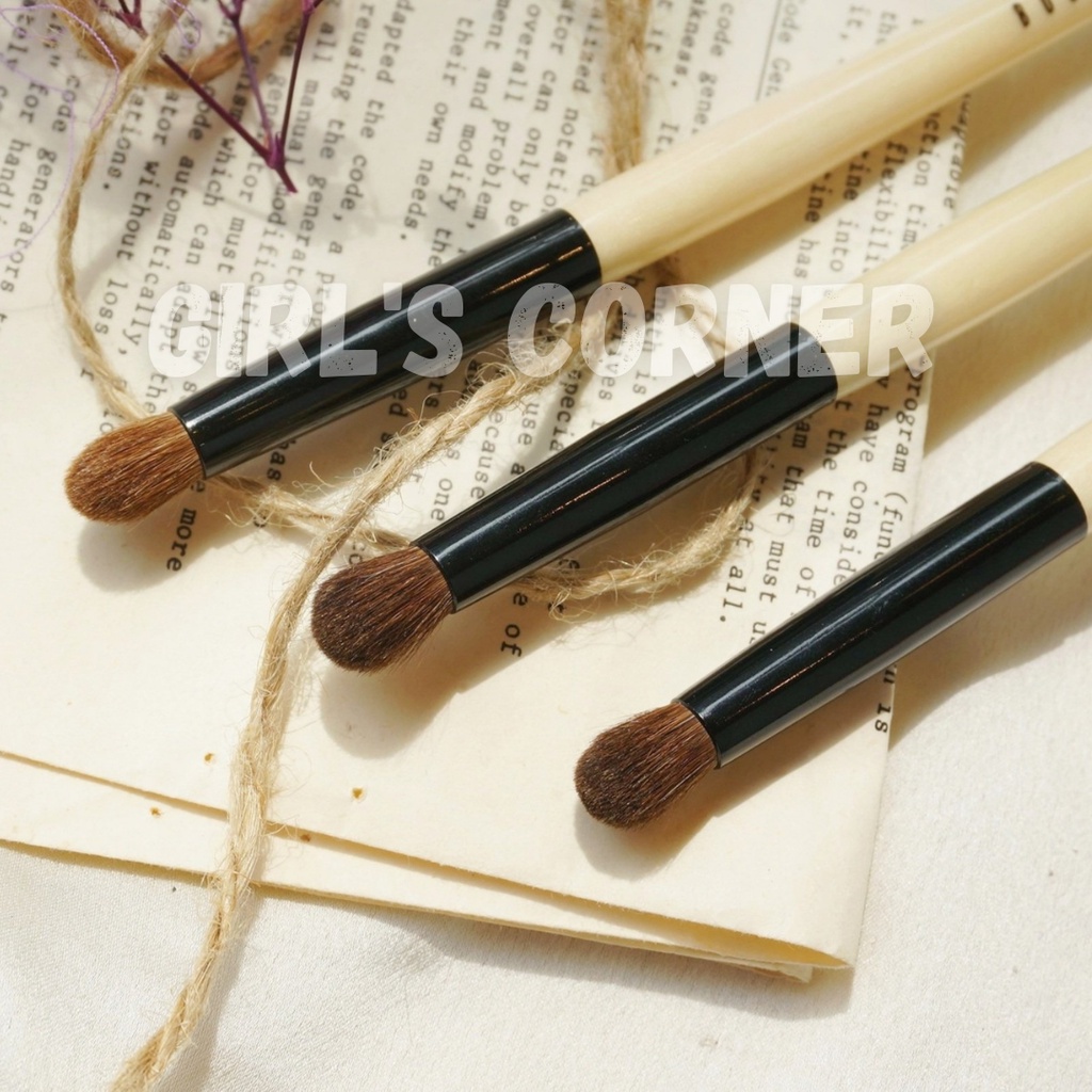 Cọ nhấn hốc mắt Bobbi Brown Smudge