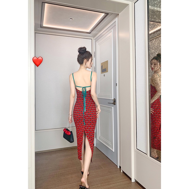 đầm 2 dây họa tiết cánh quạt đỏ xinh hở cột dây lưng xẻ tà