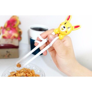 Sale !!! Đũa Tập Ăn Xỏ Ngón Cho Bé Hình Hoạt Hình Ngộ Nghĩnh Cho Be_Super Sale (1272 )