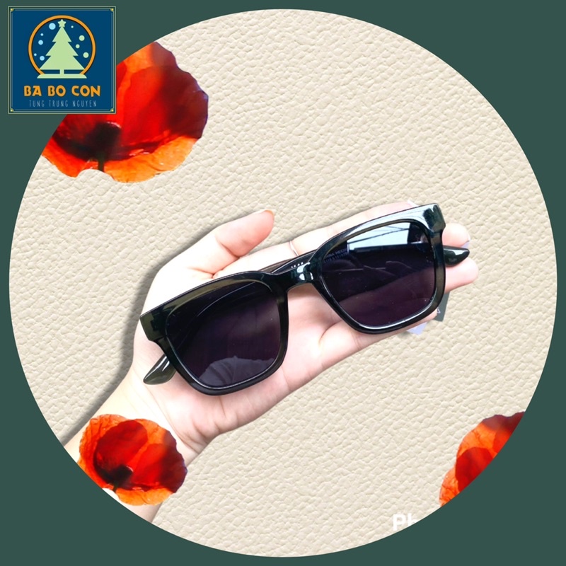 Kính HM UK gọng xanh tuyệt đẹp, dáng nam nữ đều đeo đẹp, có đầy đủ bill mua hàng ( bill ảnh cuối phần mô tả)