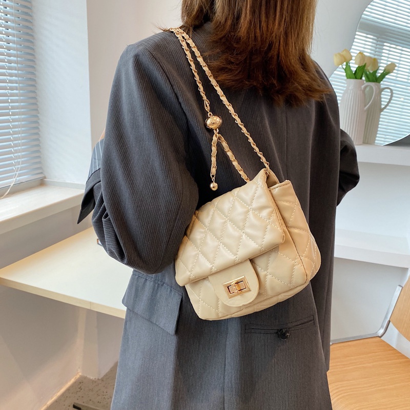 Túi Đeo Chéo Hình Vuông Cỡ Nhỏ Phối Dây Xích Thời Trang