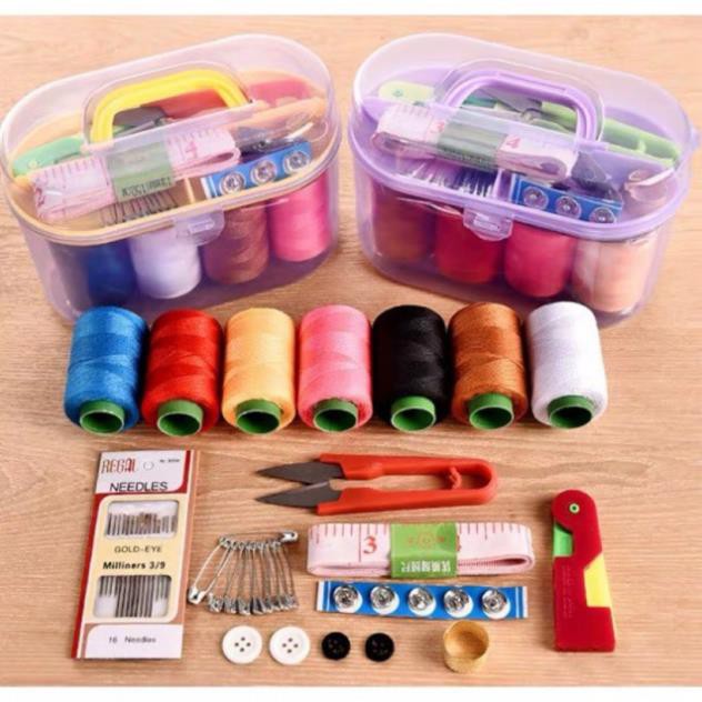 Hộp kim chỉ gia đình nhiều màu sắc phù hợp với các loại áo quần của bạn rất tiện dụng 2 cỡ GDTH