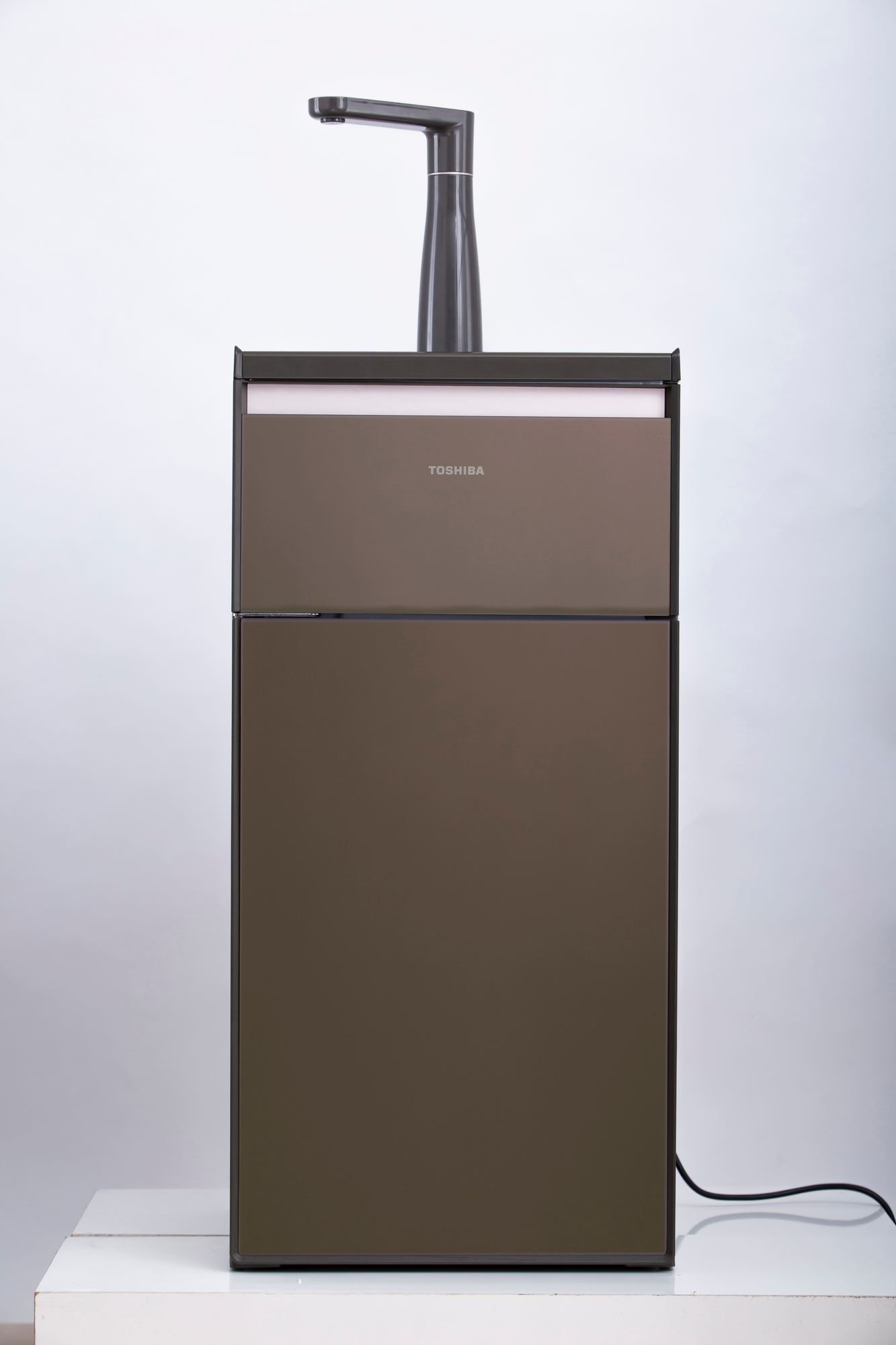 MÁY LỌC NƯỚC RO TOSHIBA TWP-N1843SV(T) - 3 lõi - Hiển thị chất lượng nước trước và sau khi lọc - Hàng chính hãng