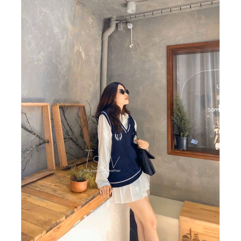 SET ĐẦM POLO TRẮNG PHỐI CHÂN XẾP LI + ÁO GILE GÂN NAVY VIỀN | BigBuy360 - bigbuy360.vn