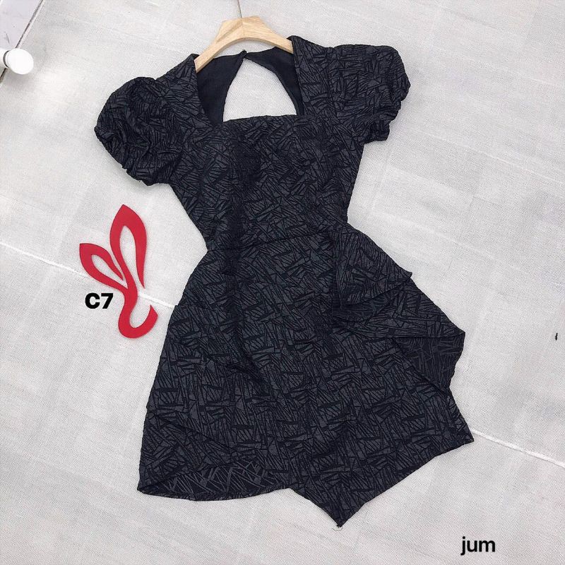 [Mã FATHANG5 giảm 10K đơn 50K] đầm gấm xốp cỏ vuông tà đuổi | BigBuy360 - bigbuy360.vn