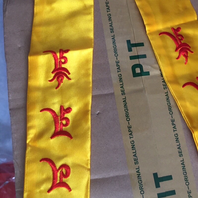 MŨ LIÊN HOA DÀNH CHO SƯ THẦY VÀ CÁC PHẬT TỬ ĐI LỄ VÀ CÚNG GIƯỜNG