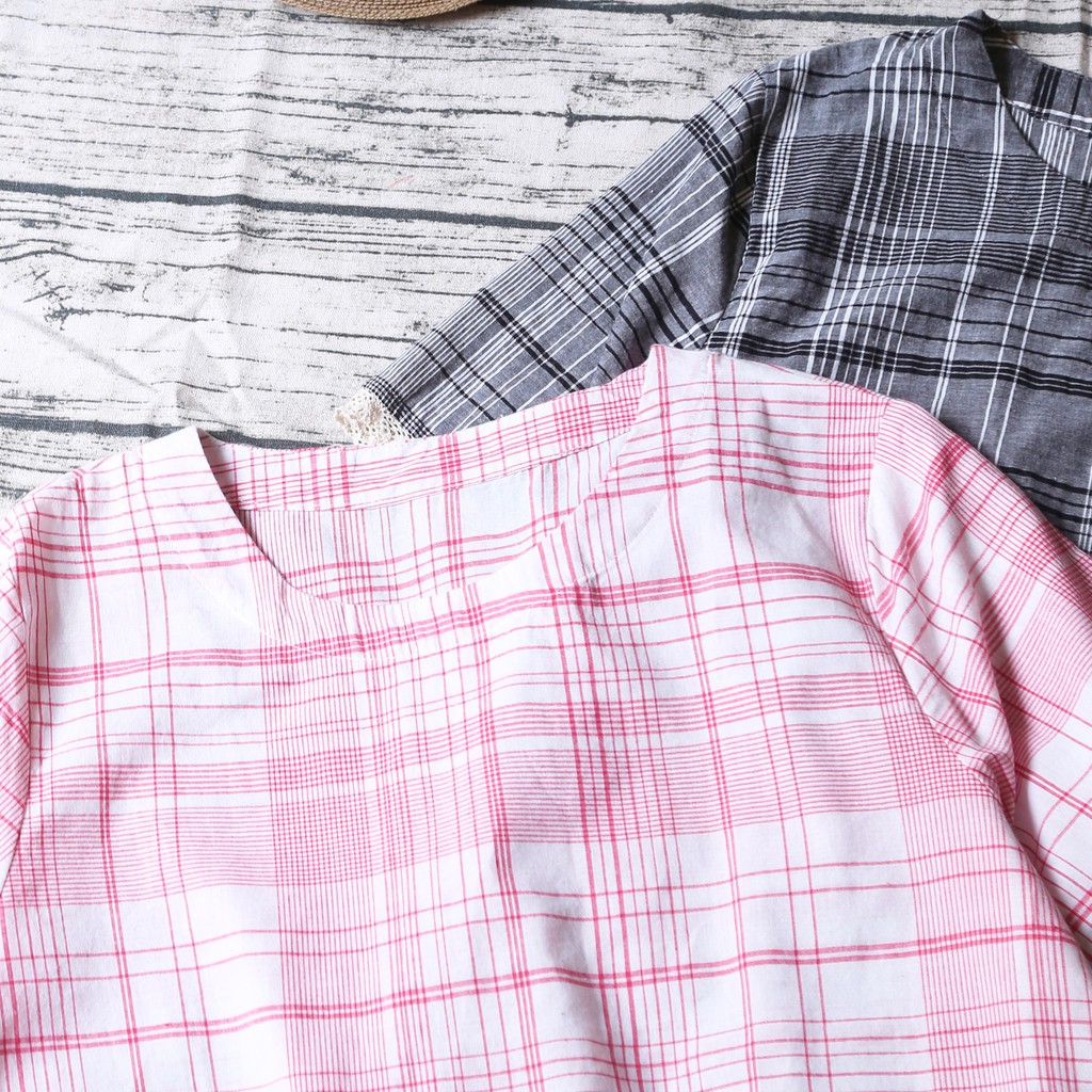 ÁO MORI VẠT CONG CARO TÚI VIỀN REN