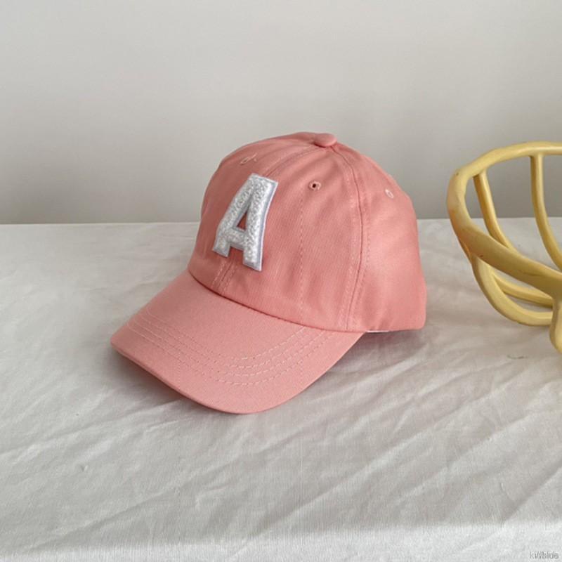 Mũ lưỡi trai phối chữ thêu sành điệu