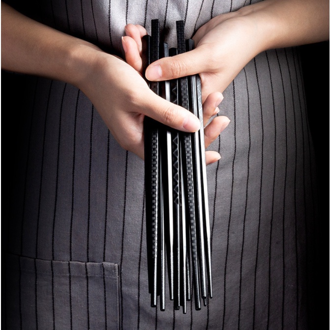 Bộ 5 đôi đũa đen họa tiết xoắn T26