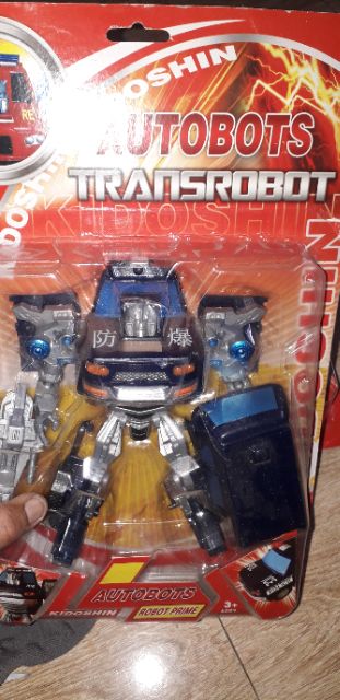 Lắp ráp 1 mô hình Transrobot Kidoshin biến thành xe bằng nhựa