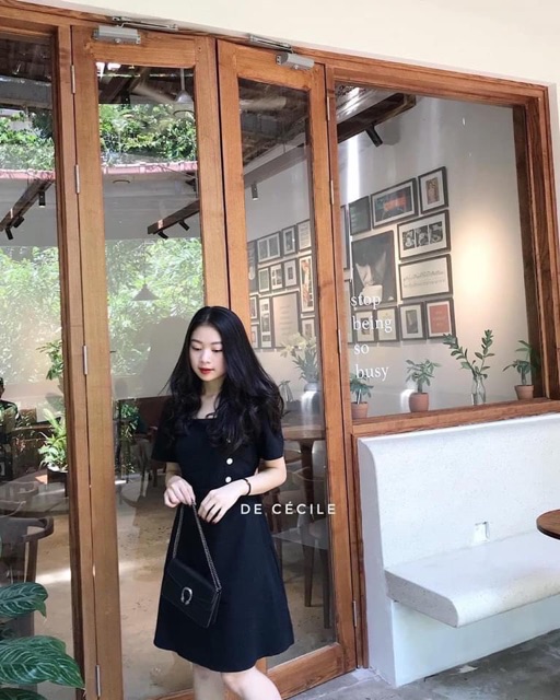 Váy cổ vuông phối cúc | BigBuy360 - bigbuy360.vn