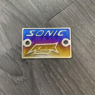TEM TITAN NẮP DẦU SONIC