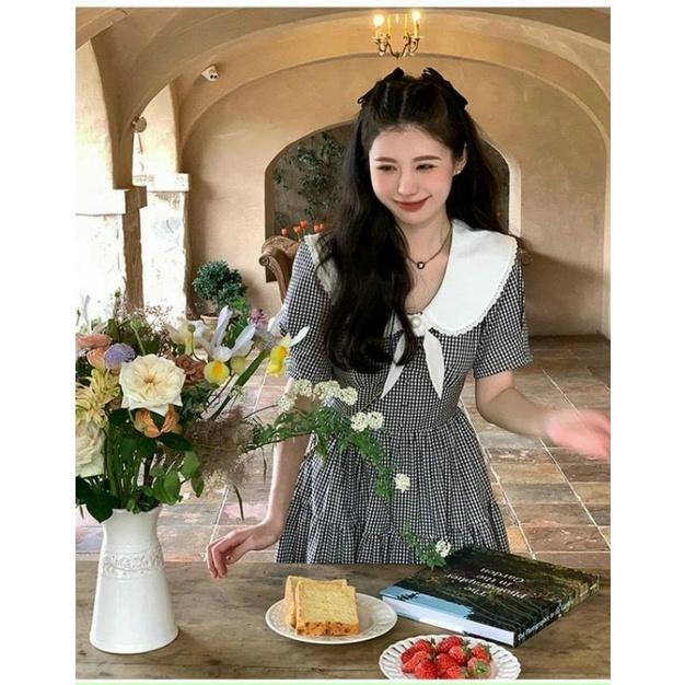 Đầm caro cổ sen