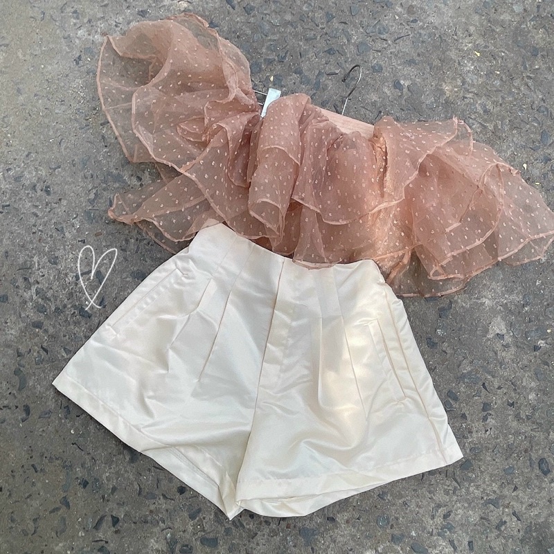 Set áo bẹt vai voan bi kèm chân váy giả quần VIBES