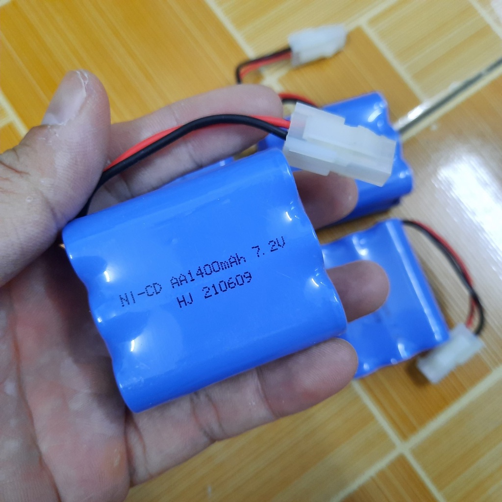 Pin sạc ni-cd 7.2v 1400mah dùng cho xe điều khiển cổng 5559 2P