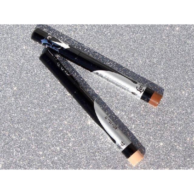 Bút sáp lót mắt Lock it Color Correcting