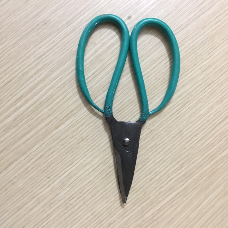 Kéo cắt nhiều công dụng