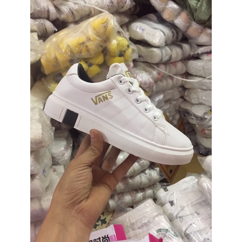 [ Sale Rẻ Lẻ Size 35 ] Giày thể thao trắng đẹp