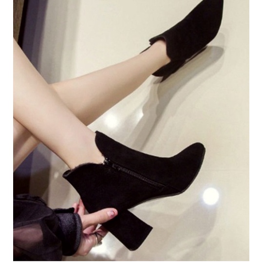 [HÀNG XỊN] Giày bốt đế vuông 5 phân cổ ngắn phối ổ khóa, da lộn trơn cao cấp, sang trọng S077 | BigBuy360 - bigbuy360.vn