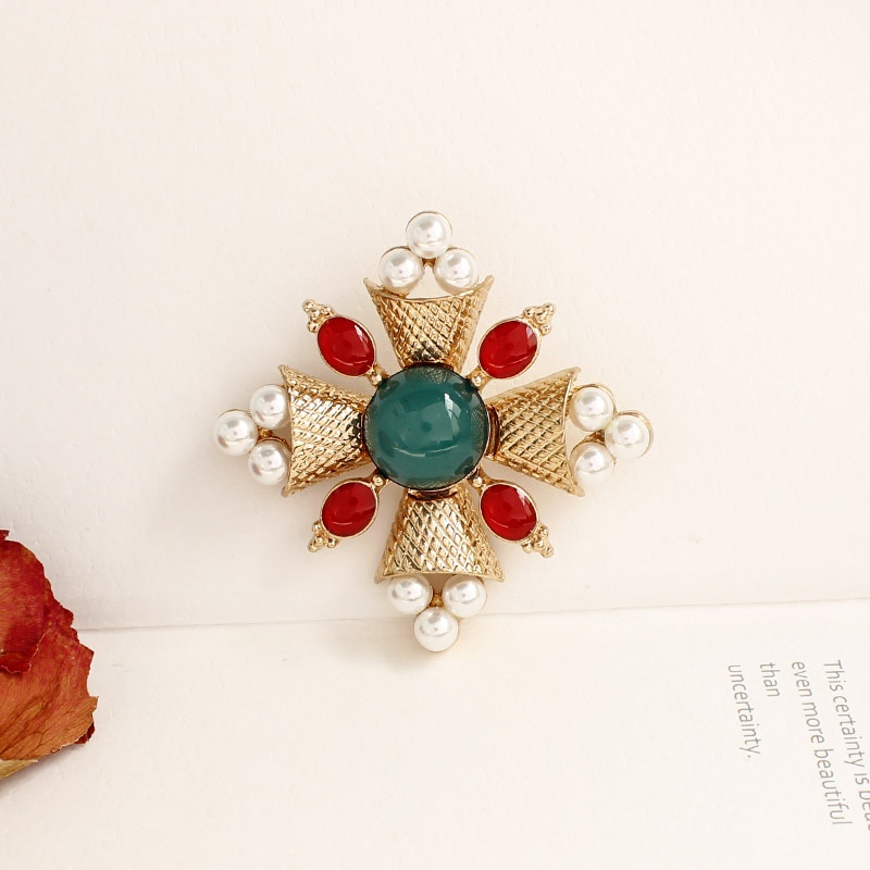 Vintage Japanese Baroque Western Pearl Vintage Palace Emerald Brooch Female Accessories Brooch Brooch