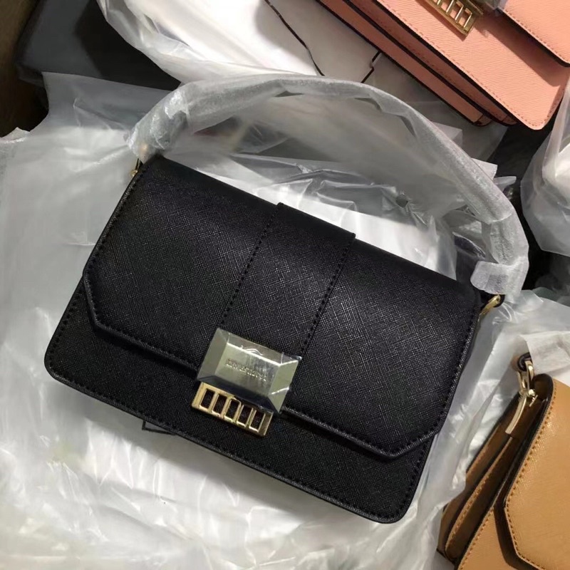 𝐓𝐮́𝐢 𝐋𝐘𝐍 𝐤𝐡𝐨𝐚́ 𝐯𝐮𝐨̂𝐧𝐠 đ𝐞𝐨 𝐜𝐡𝐞́𝐨